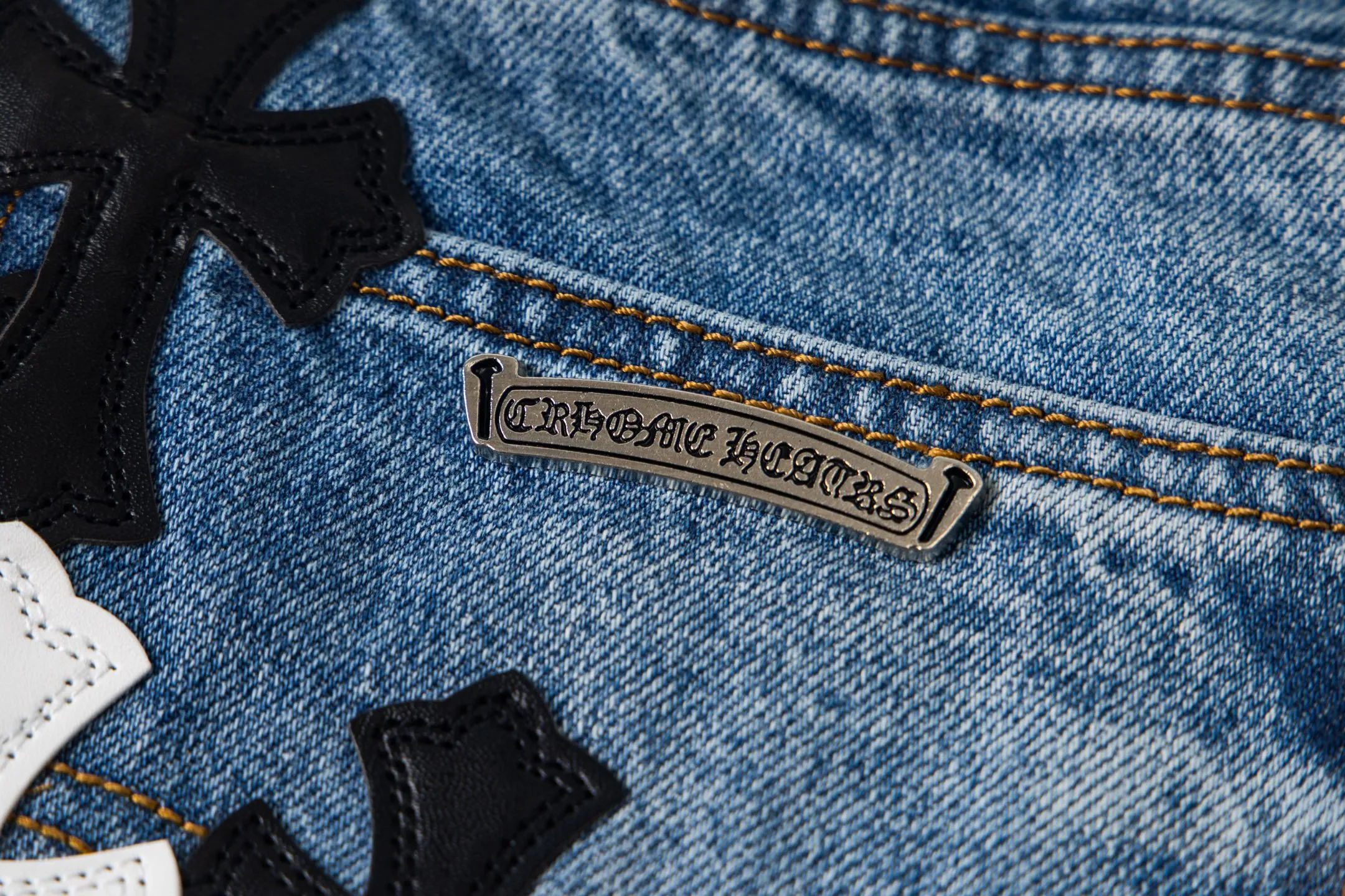 P326 💰 (Heavy Industry Top Version) Chrome Hearts Sex Octopus 🐙Multiple logo elements spliced ​​washed jeans to truly restore the ultimate texture of Vintage. Three-dimensional version. Loose and comfortable, not picky about the figure. Makes taller and slimmer. Factory Seiko. Original factory quality control. Same style for men and women. Can be matched with couples. Versatile recommendation. Must-have jeans for all seasons. Fashionistas have been disappointed. From the quality selection of fabrics, the tailoring of details, and the matching of patterns, they are all impeccable! The upper body is so handsome when worn...it can be easily worn by men, women and children! The craftsmanship is made of heavy-duty washed pure cotton denim fabric. After washing, it is soft and thick and looks very stylish when worn. Color: blue Size: 28-30-32-34-36 (corresponding to S-M-L-XL-XXL)